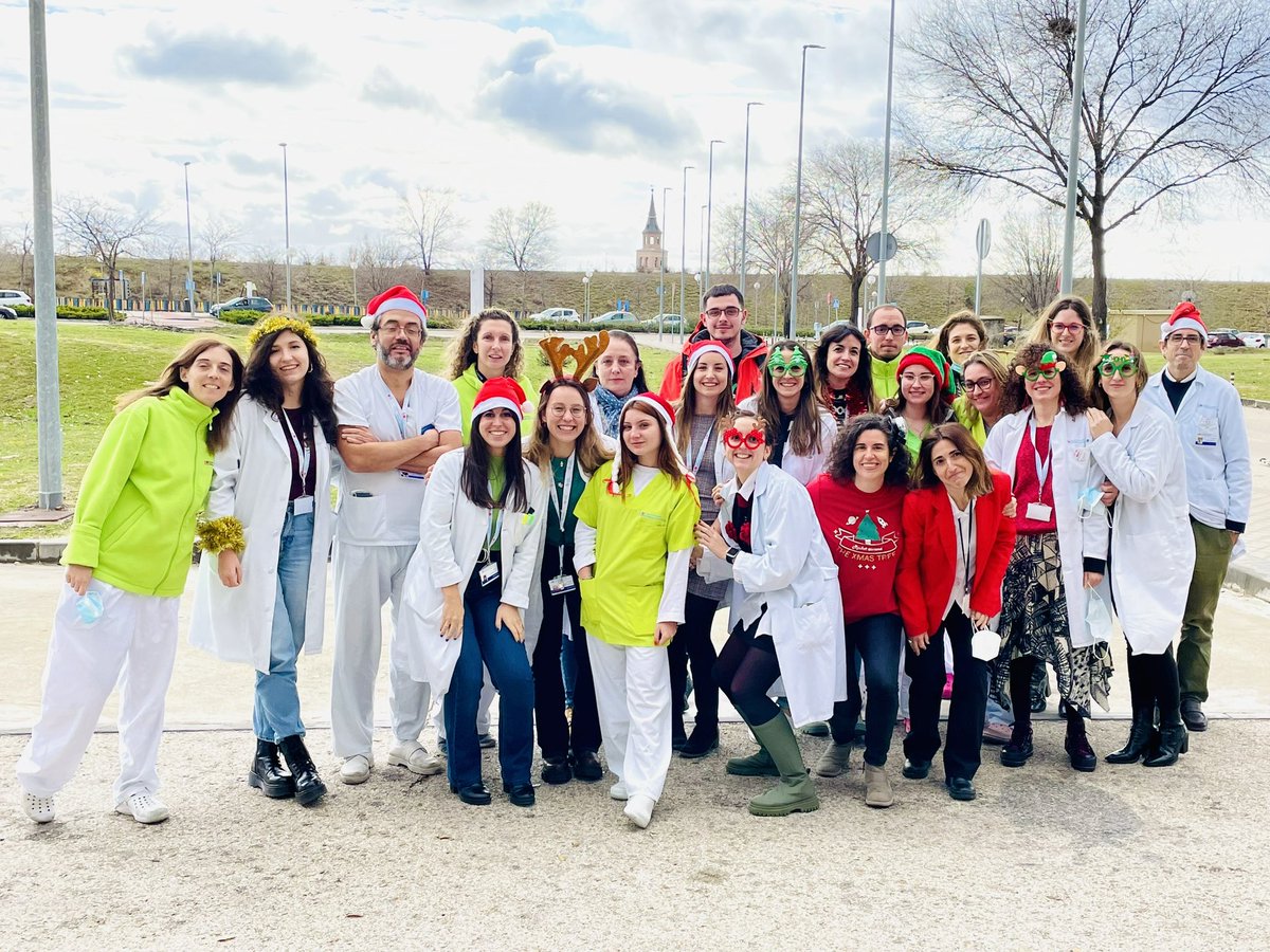 🎄¡MUY FELIZ NAVIDAD desde <a href="/vallecas_farmaH/">S. Farmacia Infanta Leonor y VTR</a> !🎅🏻
Os deseamos unas fiestas (y un 2023) 🥂 súper 🔝llenas de Salud y rodeados de todas las personas que os hacen felices!!! ☺️ #fhnavidad #somosvallksfarma