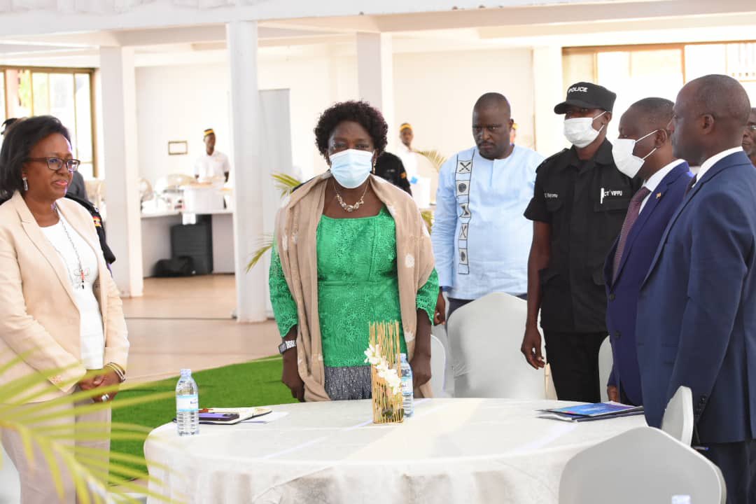 SirDavidKN's tweet photo. Chief Guest @RebeccaKadagaUG arrives at the High Level Dialogue on Uganda and Regional Trade to discuss unlocking the benefits of the African Continental Free Trade Area (AfCFTA) and Regional Integration organized by World Bank.
#UgTradeWeek https://t.co/4cslykmHVK