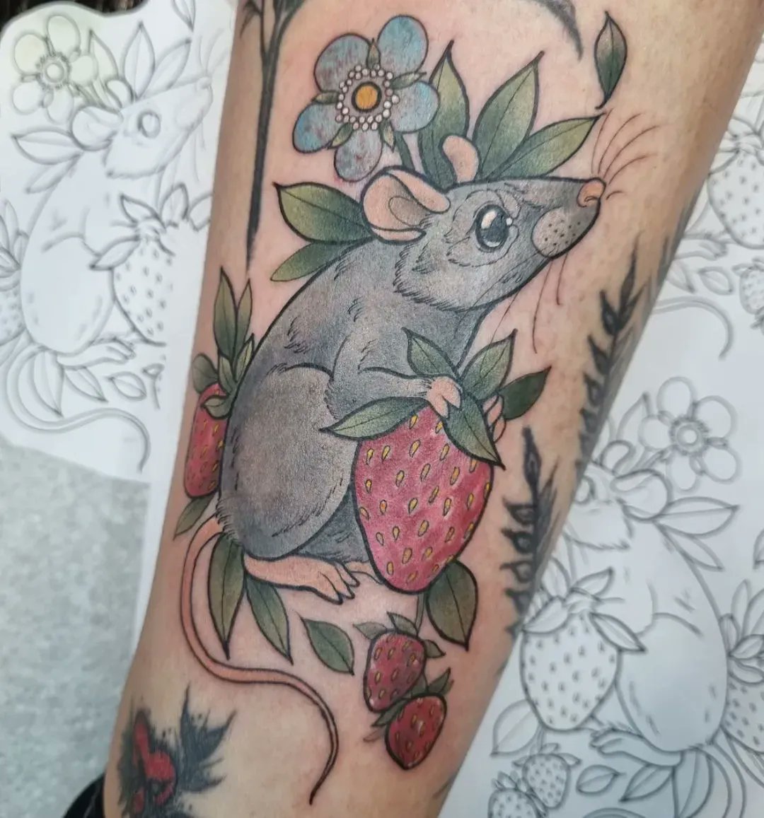 MagnumTattoo's tweet photo. Cute mouse made using #magnumtattoosupplies from Charlotte Ann Harris! π
.
.
#mousetattoo #tattooartist #essextattoo #colchestertattoo #animaltattoo #strawberrytattoo #fruittattoo #uktattoo #uktta #butterluxe #cutetattoo
Instagram: charlotteannharris ππΌ https://t.co/ON9dfwdvq9