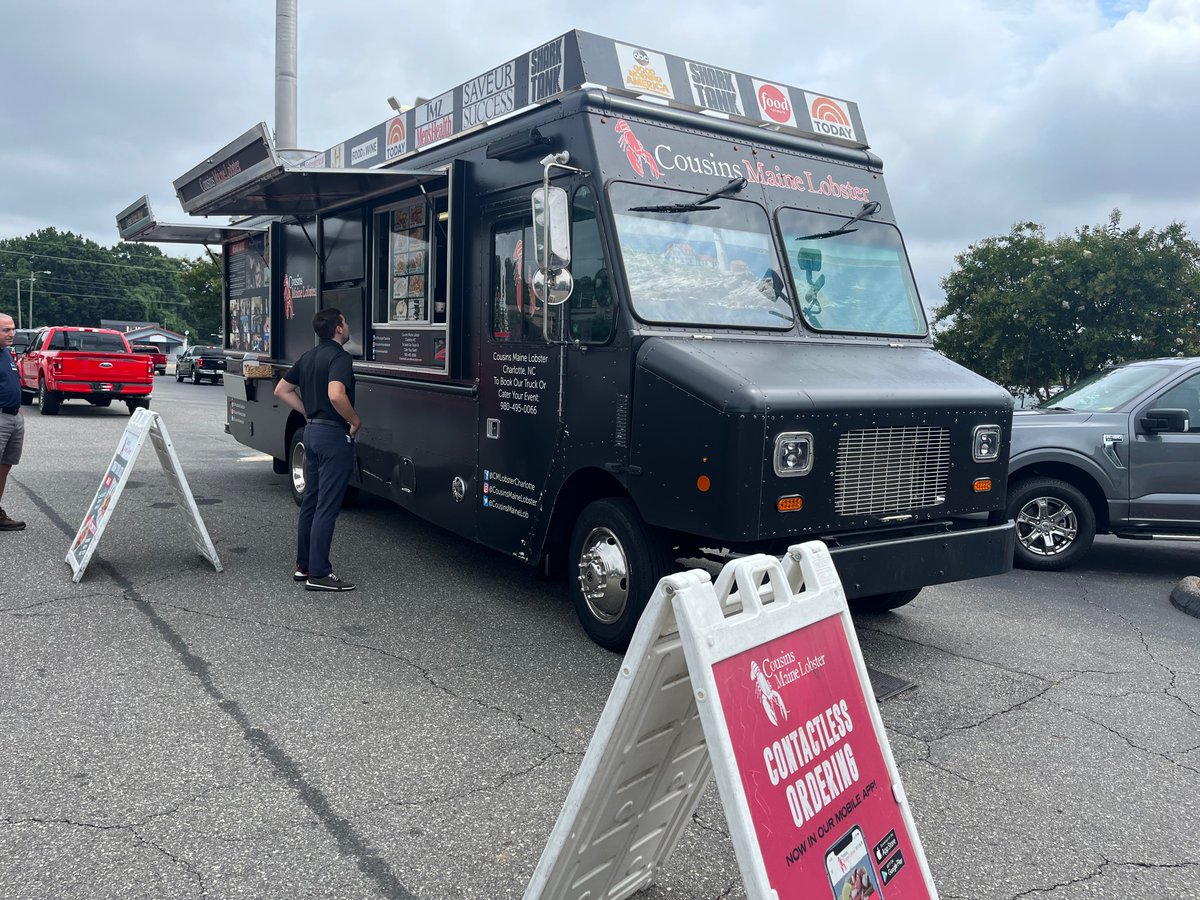 Cousin's Maine Lobster will be back at Tindol tomorrow from 11-2!! Join us for lunch! 

#tindoltown #tindolsubaru #foodtruck #friday