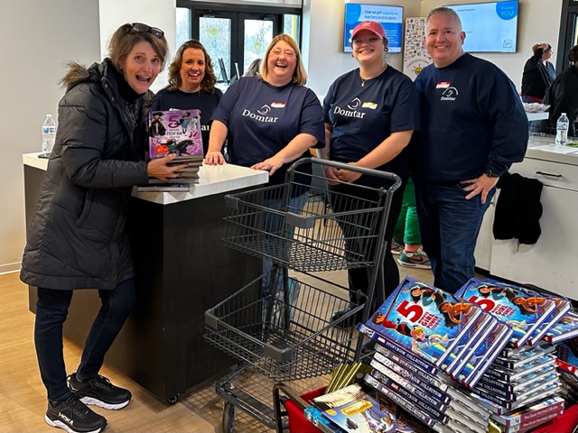 ELPofYorkCounty's tweet photo. Thanks to @DomtarEveryday and First Book for the invitation to the book giveaway at Classroom Central. @classrmcentral https://t.co/thTNCqucdh