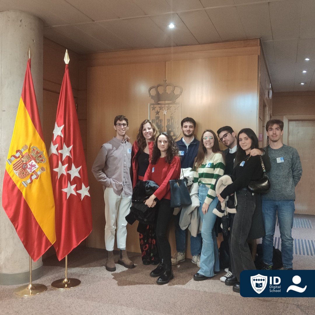 📣 Nuestros alumnos de <a href="/MasterComunic/">Máster Comunicación</a> han podido asistir hoy a una sesión de un #PlenoAsamblea.

📜 Durante el pleno han tenido la oportunidad de conversar con la presidenta de la comunidad de Madrid, <a href="/IdiazAyuso/">Isabel Díaz Ayuso</a> y el diputado del PP en asamblea, <a href="/DELOSSANTOSLEAL/">Jaime M. de los Santos</a>, entre otros.