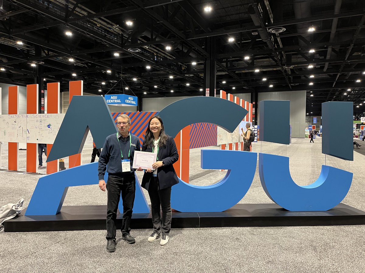 Congratulations to Xin Zhang ⁦@Greeningxin⁩ for her early career award from the Global Change section of ⁦@theAGU⁩ at the #AGU2022