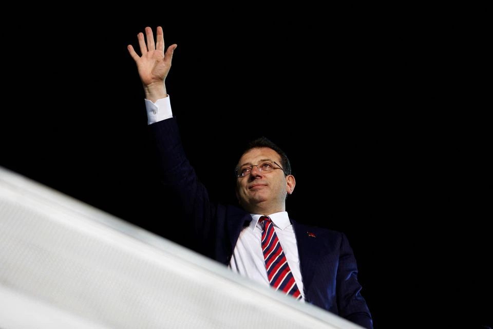 ecetoksabay's tweet photo. Six months from an election in which #Turkey's opposition has its best shot at unseating President Tayyip #Erdogan in 20 years, a jail sentence against Istanbul mayor #Imamoglu raised the stakes in the struggle to agree a presidential challenger 
https://t.co/yYIZWSL5A7 https://t.co/fg5dcaHE9x