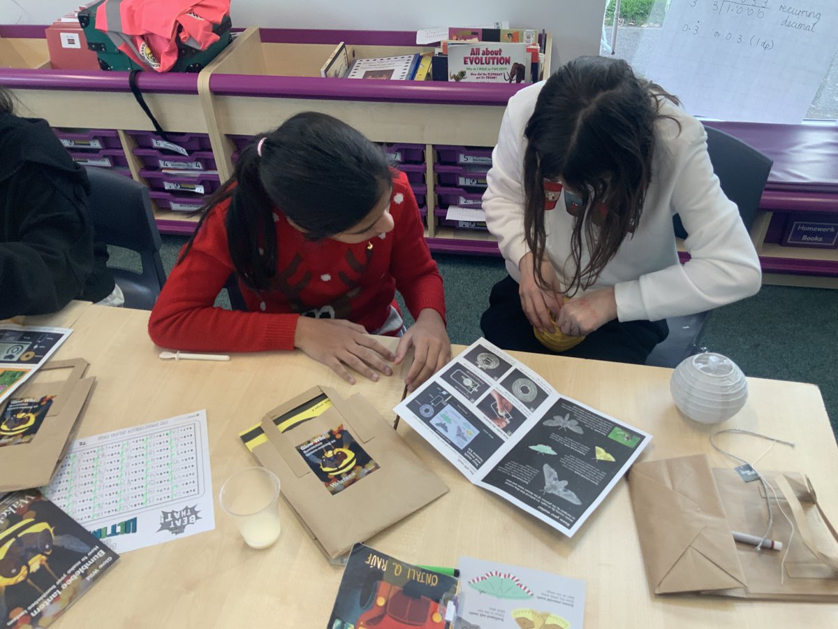 LGPSchool's tweet photo. Year 6 had a great time making the Christmas lanterns for The Princess Royal Hospital's tree. Thank you @wakehurst_kew for supplying the #glowwild lantern kits. @MissDLewis1 @DarlingtonMrs @ashbyLGPschool https://t.co/etnZ9mRllI