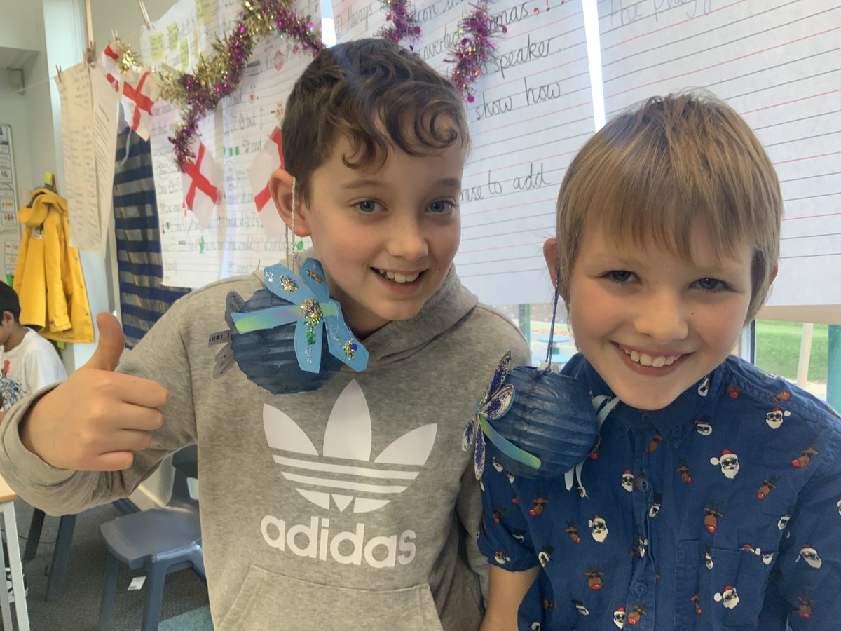 LGPSchool's tweet photo. Year 6 had a great time making the Christmas lanterns for The Princess Royal Hospital's tree. Thank you @wakehurst_kew for supplying the #glowwild lantern kits. @MissDLewis1 @DarlingtonMrs @ashbyLGPschool https://t.co/etnZ9mRllI