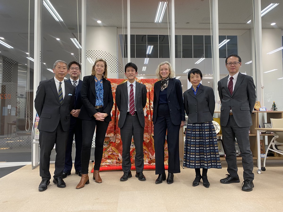EPHEC (@epheche) on Twitter photo 🇯🇵🇧🇪 La Mission économique au Japon #BEmissionJPN à l'EPHEC, ce fut : signatures de contrats (<a href="/SokaUniversity/">rbhatt</a> & <a href="/OsakaGakuinUniv/">大阪学院大学【公式】</a>), visites de partenaires : <a href="/kanagawaunivof1/">kanagawaunivofficial</a> & University of Kindai, prospection (<a href="/osakauniv_fc/">大阪大学体育会サッカー部</a>), rencontre avec notre étudiante au Japon ! #Japan 🇯🇵🇧🇪 La Mission économique au Japon #BEmissionJPN à l'EPHEC, ce fut : signatures de contrats (<a href="/SokaUniversity/">rbhatt</a> & <a href="/OsakaGakuinUniv/">大阪学院大学【公式】</a>), visites de partenaires : <a href="/kanagawaunivof1/">kanagawaunivofficial</a> & University of Kindai, prospection (<a href="/osakauniv_fc/">大阪大学体育会サッカー部</a>), rencontre avec notre étudiante au Japon ! #Japan