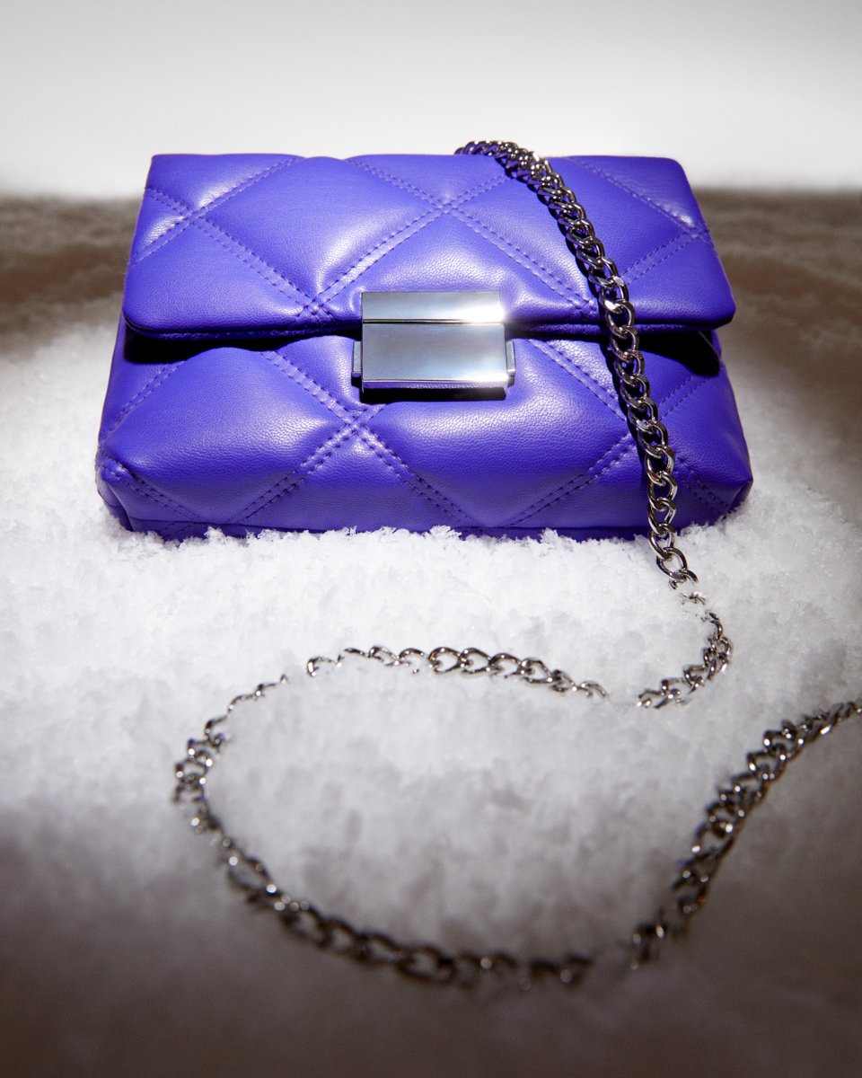 H&M Oman tweet media