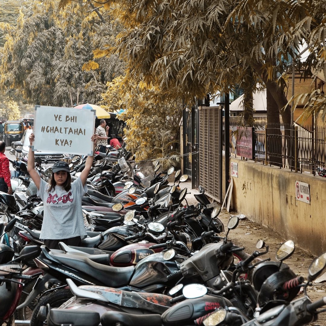 No parking mein parking, ye bhi #ChaltaHaiKya? 🤔 #ShalWithSign