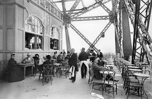 ParisAMDParis's tweet photo. Roger-Viollet 📷
Restaurant du premier étage de la Tour Eiffel 
1909. Paris https://t.co/WIS0pVLs9v