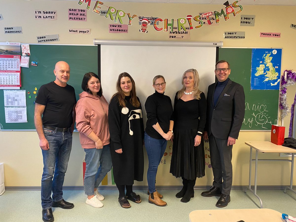 Oriveden lukio käynnistelee uusia yhteistyökuvioita Tallinna Humanitaargümnaasiumin kanssa! Tällä viikolla lukion edustajia Job shadowing -vierailulla Virossa. Yhteistyö käynnistyy lentopallolinjan, Unesco-toiminnan &amp; äidinkielen ja kirjallisuuden osalta.
peda.net/orivesi/kansai…