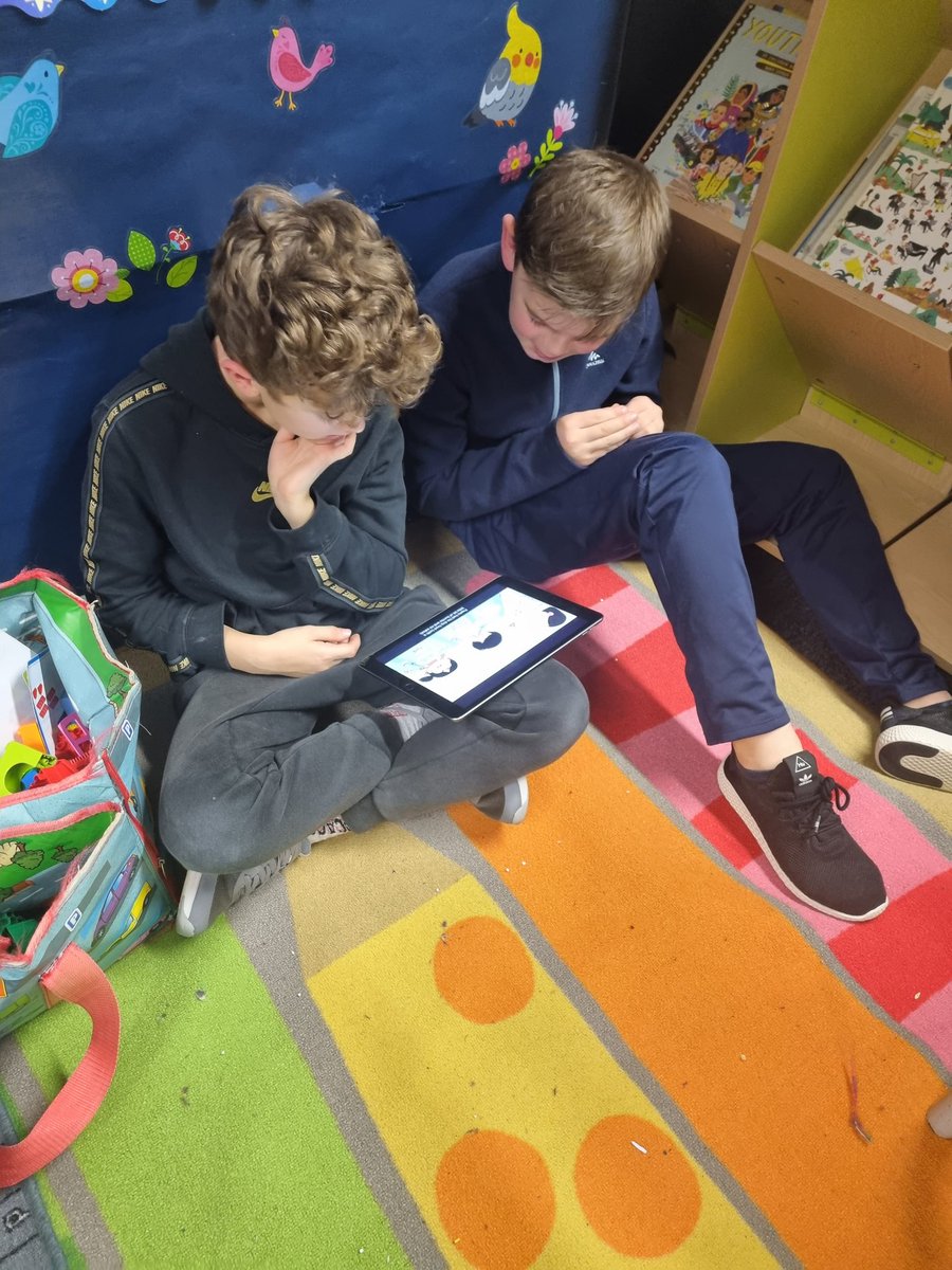 CarmondeanP3's tweet photo. We love reading and listening to stories with friends in P6 ππ₯° #wowtime @thebookgangcps @carmondean_ps https://t.co/oQURmS4R2c