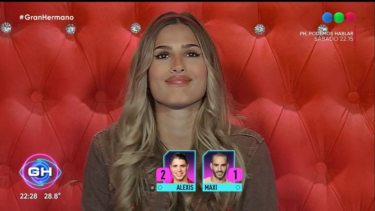 blvlis_'s tweet photo. se enojan xq coty voto a mujeres x ser supuestamente amigas pero no hablan de la traición de Julieta a Daniela, dani le dijo q no voten a conejo xq Thiago lo iba a salvar a él y no a ella pero no le importa y le dió DOS VOTOS a conejo. eso tmb es traición más xq son amigas ellas https://t.co/drhi3yjpGK