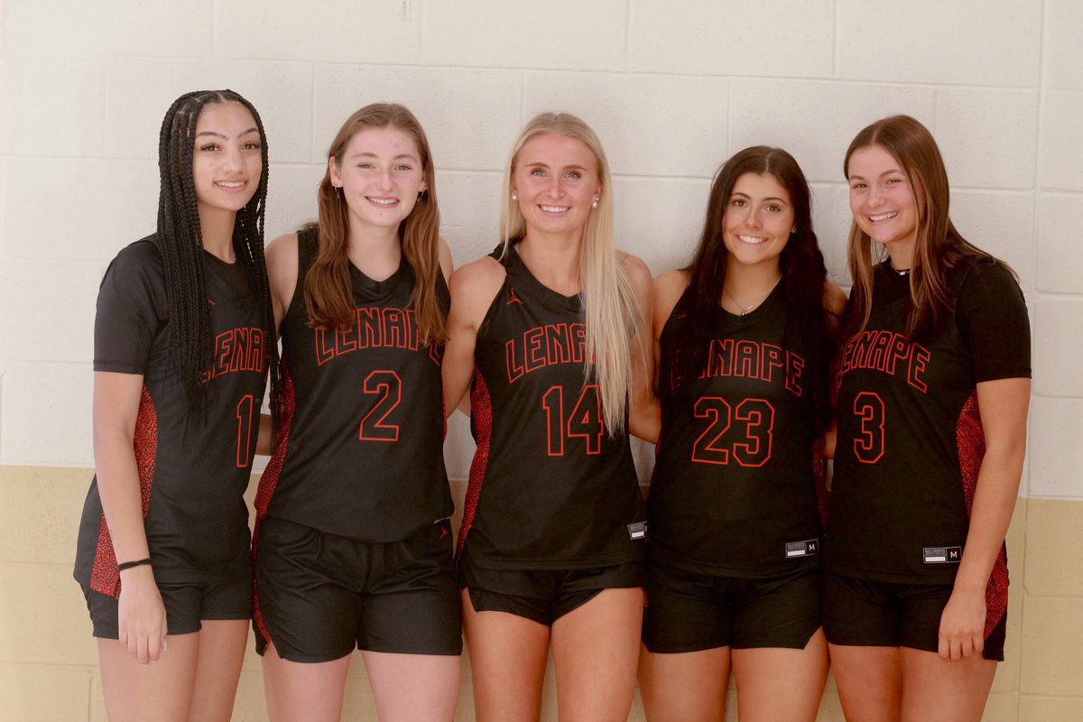 Last home opener for our amazing group of seniors!  Come out and show your support for the girls, tonight at 6:00 pm in the North Gym.  Good luck tonight!!!