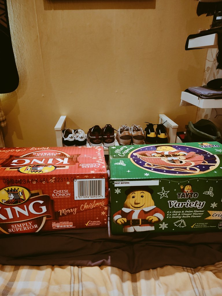 Byr65849126Andy's tweet photo. You know its Christmas when you have these ready to eat 😋 #dublin #Irish #IrishTwitter #homecomforts #SimpleReal #Irish Christmas https://t.co/1LQGGhTxyB