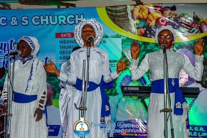 Livingspring_Ch's tweet image. DAY 1 of the open Air Revival. Tag Covenant of Divine Fulfulment
 
Oh lord,let your power flow in this place.

#codf #livingspring_church #revmothervictoriaodekunle