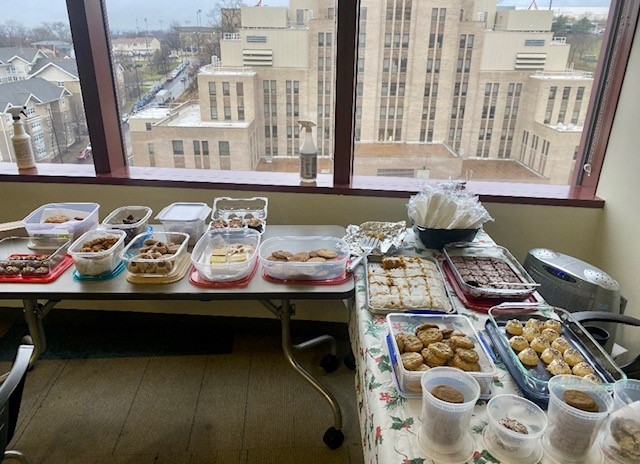 We have some fantastic bakers in @PACCM! Thank you to our Faculty and Fellows who brought in all of these delicious treats for our Case Conference Holiday Cookie Exchange! 🎄🍪 #ThisIsPACCM #MedTwitter #PULMTwitter #HappyHolidays2022