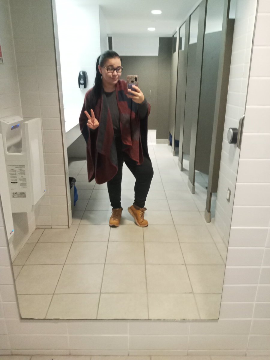 shanelle2096's tweet photo. "The more confident and appreciative of who you are, the less hold depression has over you"β¨π #thursdayvibes #confidence #Loveyourself #PositiveVibesOnly #ootd #makeupdid https://t.co/BsfItUh2V9