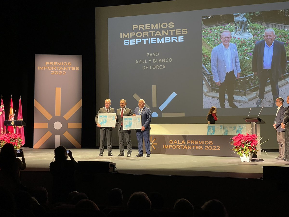 pasoazullorca's tweet photo. El Paso Azul recibe el Premio  #ImportantesLaOpinion por su labor en la desestacionalización de la Semana Santa de Lorca a través de su actividad cultural y de espacios como el @MuseoAzulSS.

¡Gracias @diariolaopinion! Y enhorabuena al resto de premiados. 👏 https://t.co/Z5AVd64kEb