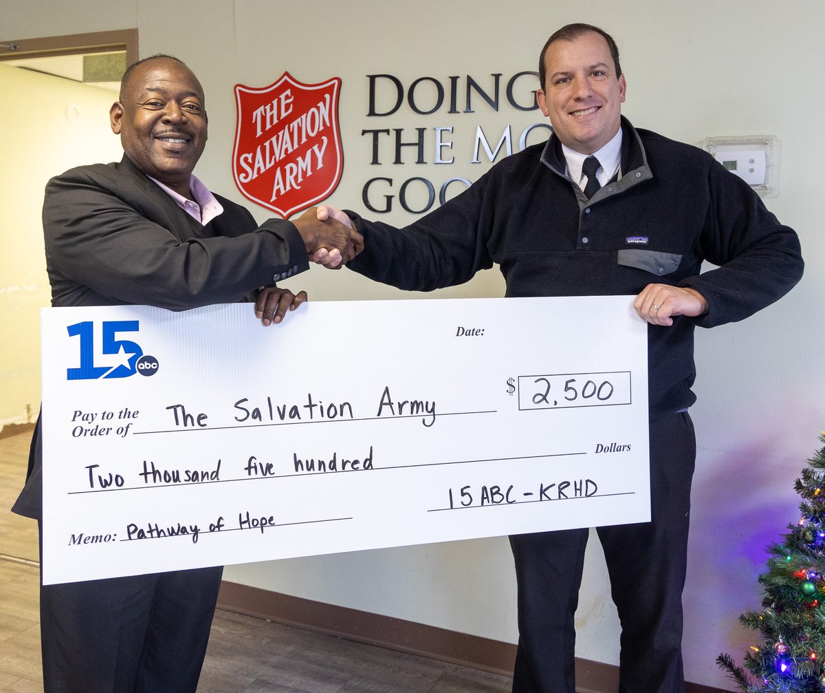15abcnews's tweet photo. We are thankful to have such amazing organizations in the Brazos Valley that are making an impact on the community. We hope these donations will also make a difference for each organization. Thank you #scrippshowardfoundation for the support! @SalArmyBCS @vfcbrazos @bbbs_brazos https://t.co/5gwQXe1ZWN
