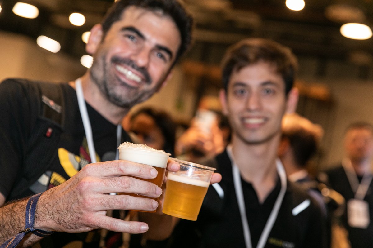 Ethereum_Brasil's tweet image. Hello EB!
Today is #tbt day and we thought we&apos;d remember a little bit of what we had in #EthereumSP 22.

And you, were you there with us?

Tell us in the comments if you participated in the 2022 edition and what you liked the most.

#ethereum #ethereumbr