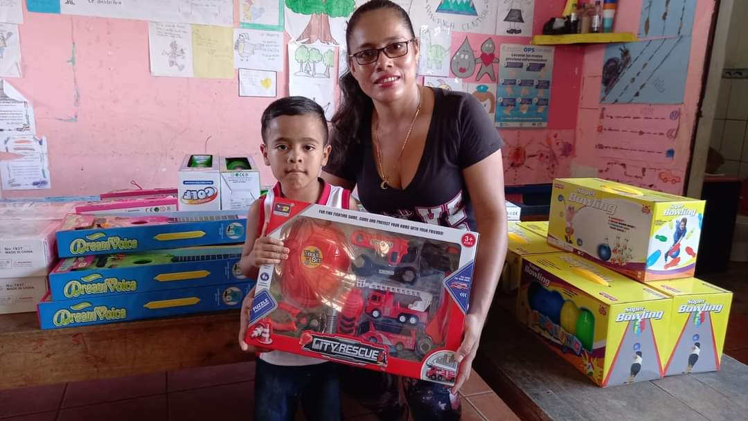 🎄🎉 Inicia Entrega de Juguetes Navideños gracias a Nuestro Buen Gobierno Sandinista a través del Ministerio de Educación para niños y niñas de las escuelas públicas🎊🎈🎁

#Nicaragua 
#DiciembreAlegriasFamiliares
