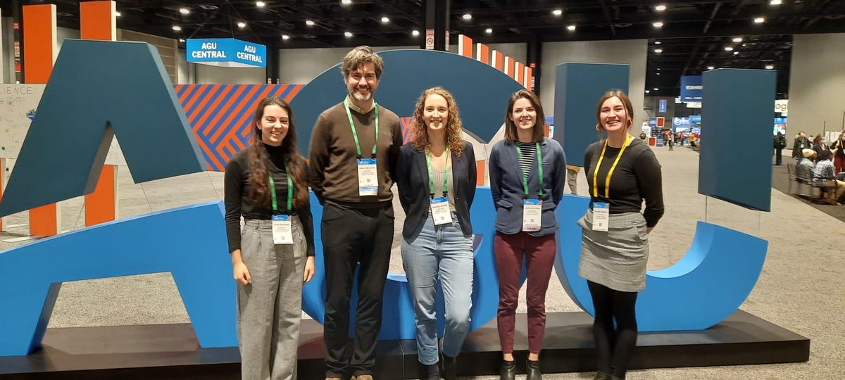 Ryan P. Mulligan (@ryan_p_mulligan) on Twitter photo Impressive presentations and tons of fun to be in Chicago for #AGU22 with @queens_civil coastal grad students <a href="/laura_szczyrba/">Laura Szczyrba, Ph.D.</a> <a href="/delbenoit98/">Delaney Benoit</a> <a href="/laura_swatridge/">Laura Swatridge</a> and Rachel Burns <a href="/BeatyCentre/">Beaty Water Research Centre</a> Impressive presentations and tons of fun to be in Chicago for #AGU22 with @queens_civil coastal grad students <a href="/laura_szczyrba/">Laura Szczyrba, Ph.D.</a> <a href="/delbenoit98/">Delaney Benoit</a> <a href="/laura_swatridge/">Laura Swatridge</a> and Rachel Burns <a href="/BeatyCentre/">Beaty Water Research Centre</a>
