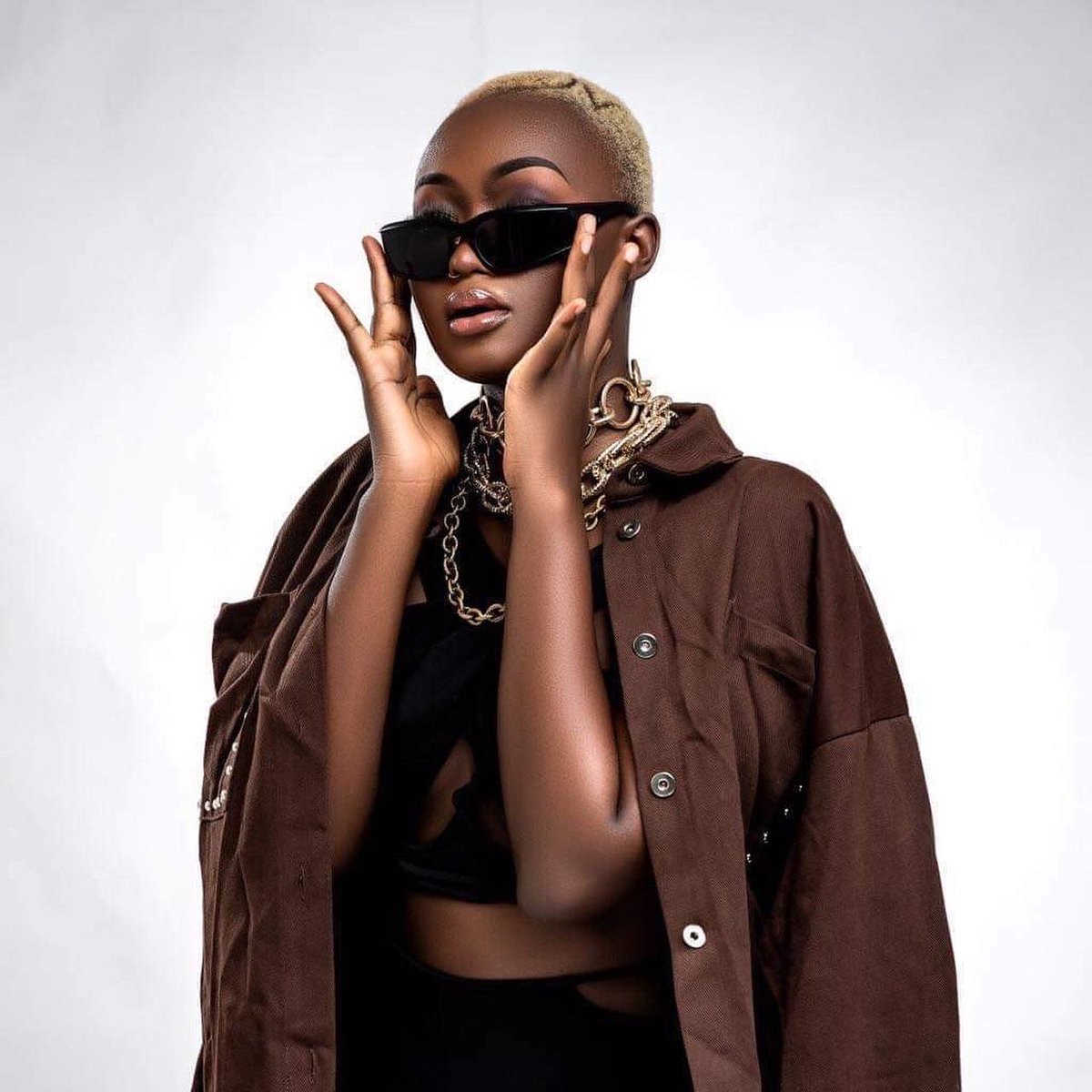 gist_station's tweet photo. Emerging 🇳🇬/🇱🇷 female Afrobeats/RNB artist Aaliyah Ruth Agana, alias @badgalaiira is a singer and song writer signed under Management of “AEG INSPIRE”
#newsingle #newsinglealert #music #libmusic #artist #artistsoninstagram #song #songstress #musician #musiclover #musiclife https://t.co/CIfW1DCk8H