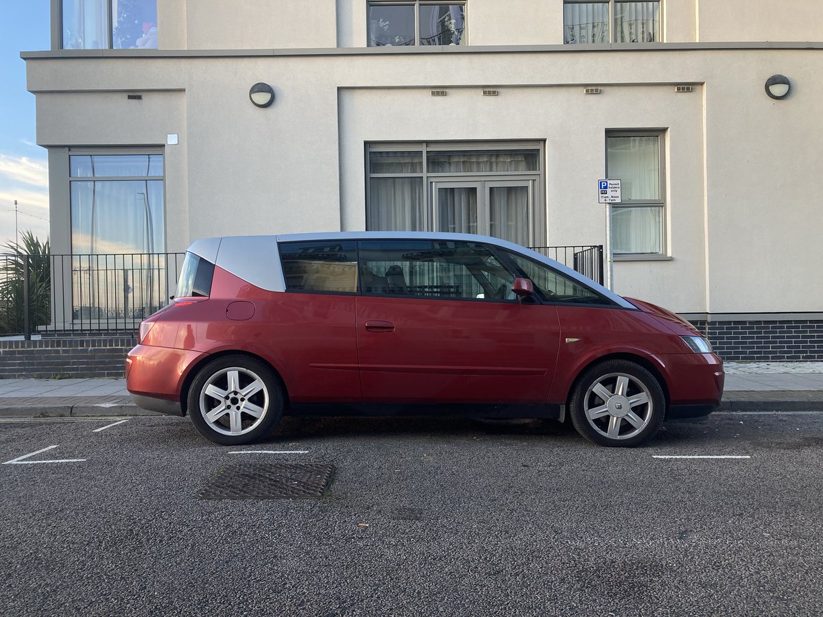 carphotography's tweet photo. Crikey! If Santa has a nice list, you lot must be on it

Take a 👀 at today's Christmas treats for #ChodventCalendar day 15

- Avantime, scarce in red?
- Proton doesn't get away with the two tone as well
- Sure looks like an RS Turbo
- Accord, fruit of oft-forgotten Rover collab https://t.co/VpHh7StMJ6