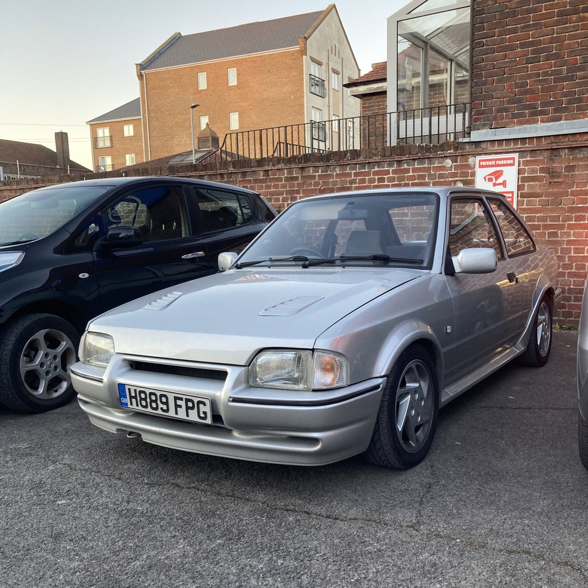 carphotography's tweet photo. Crikey! If Santa has a nice list, you lot must be on it

Take a 👀 at today's Christmas treats for #ChodventCalendar day 15

- Avantime, scarce in red?
- Proton doesn't get away with the two tone as well
- Sure looks like an RS Turbo
- Accord, fruit of oft-forgotten Rover collab https://t.co/VpHh7StMJ6