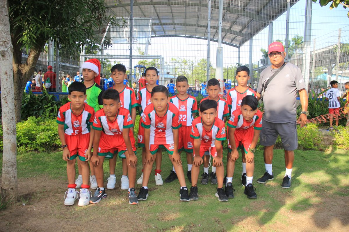 MalamboAlcaldia's tweet photo. La Selección de Fútbol de Malambo Categoría Sub 10 clasificó a 2da fase del Torneo Intermunicipal enfrentándose a equipos de Barranquilla, Soledad y Caracolí. Dirigidos por Álvaro Púa, Instructor del Indeportes Municipal, participan con 24 equipos de la Liga de Fútbol de #Atlco https://t.co/mn1JfKqOI4