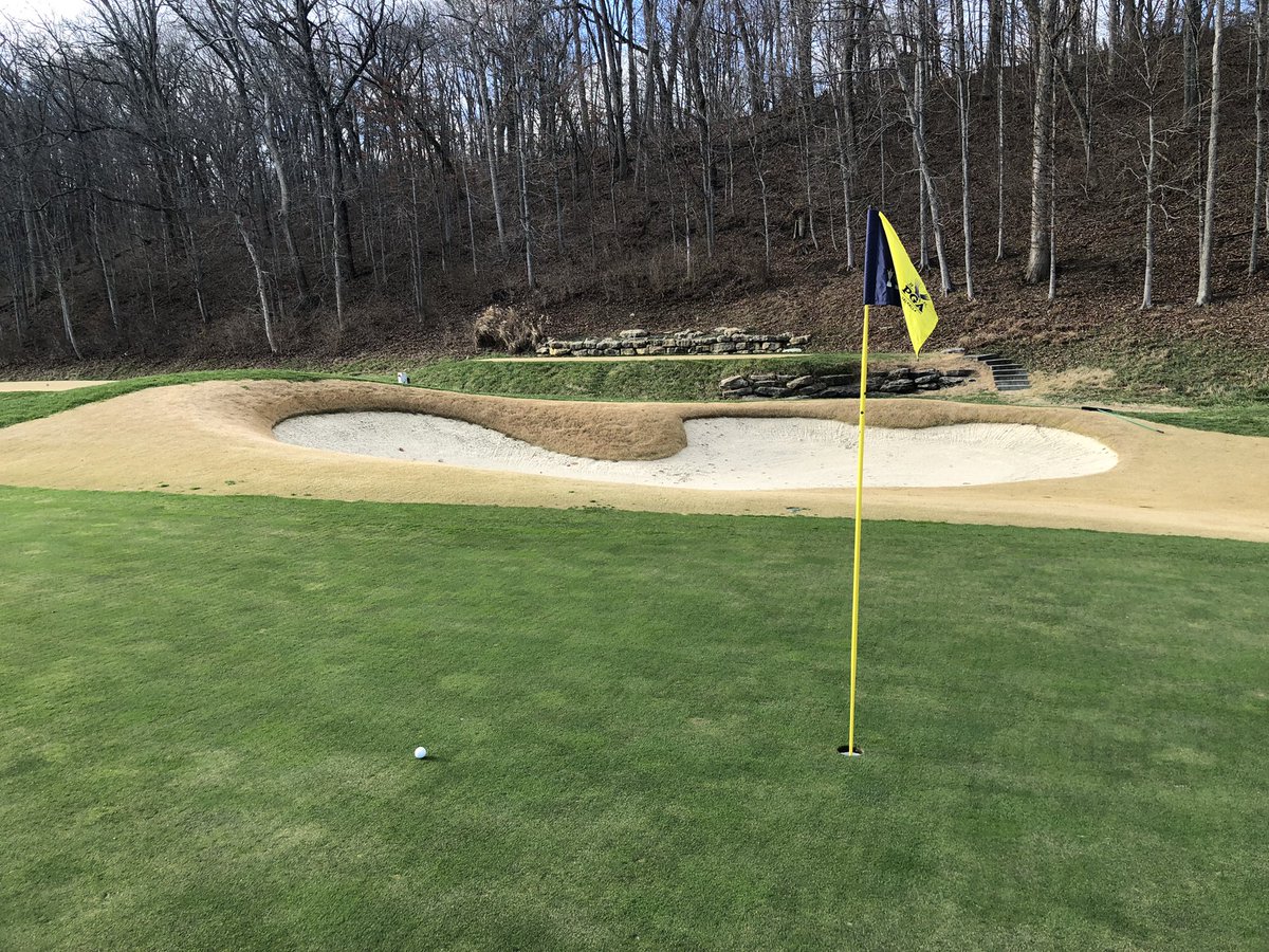 terrymeiners's tweet photo. When the critters throw a holiday party in the trap, it’s all a fella can do to save par. Slid it into the side for a 5. ⛳️🥳 @ValhallaGolf #hole2 #wintergolf #kentucky #animaltracks #sandsave https://t.co/Q0LWAOtalQ