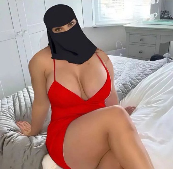 خميس لازم اسهر في حضنك