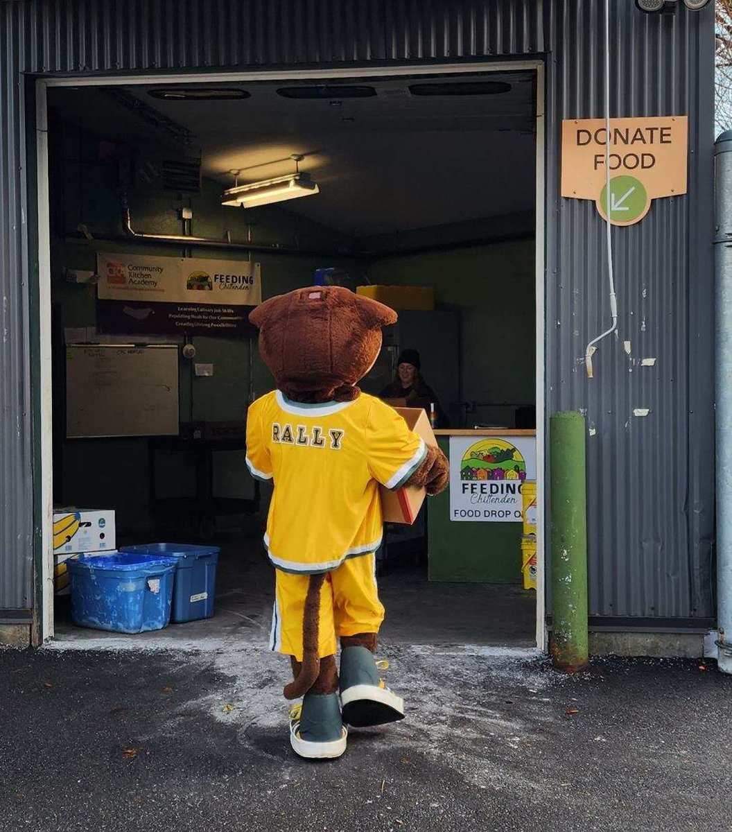 UVMathletics's tweet photo. Thanks to the Can for Coffee Food Drive hosted by @Keurig at a recent @UVMmhockey game, we were able to donate 257 lbs. of food and $130 to @FeedChittenden. Thank you all for your donations and support!
#ThisIsVermont https://t.co/y1xUTVNa9L