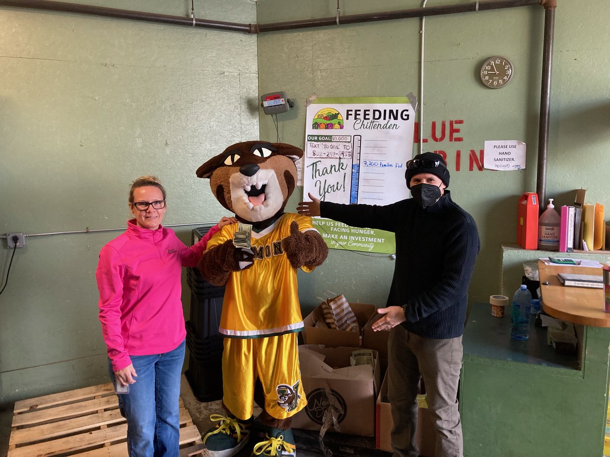 UVMathletics's tweet photo. Thanks to the Can for Coffee Food Drive hosted by @Keurig at a recent @UVMmhockey game, we were able to donate 257 lbs. of food and $130 to @FeedChittenden. Thank you all for your donations and support!
#ThisIsVermont https://t.co/y1xUTVNa9L
