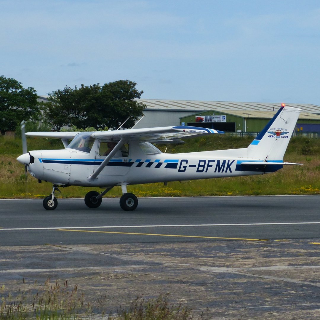 Michaelflying28's tweet photo. Leicestershire Aero Club Reims-Cessna FA152 Aerobat G-BFMK departing Sandtoft Airfield for Leicester Airport 18.6.22.
#cessna #reimscessna #reimsaviation #cessnalovers #cessnaaircraft #cessnapilot #flycessna #cessna152 #cessnac152 #cessnaf152 #c152 #f152 #cessnaaerobat https://t.co/5uo7IlDcqP
