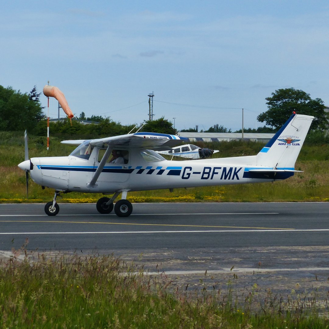Michaelflying28's tweet photo. Leicestershire Aero Club Reims-Cessna FA152 Aerobat G-BFMK departing Sandtoft Airfield for Leicester Airport 18.6.22.
#cessna #reimscessna #reimsaviation #cessnalovers #cessnaaircraft #cessnapilot #flycessna #cessna152 #cessnac152 #cessnaf152 #c152 #f152 #cessnaaerobat https://t.co/5uo7IlDcqP