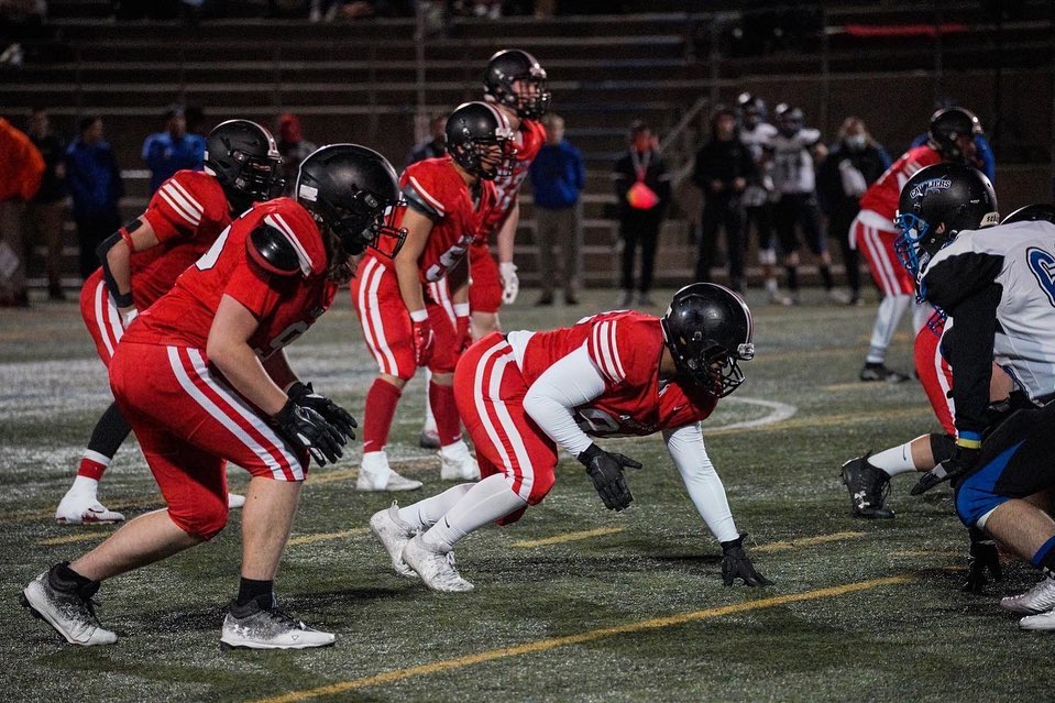 Les Aigles d'Ahuntsic montent de division pour la saison 2023 et seront maintenant en D2. Les Nordiques de Lionel-Groulx et les Faucons de Lévis sont relégués en division 2. Les Griffons de l'Outaouais et les Filons de Thetford évolueront en D3 la saison prochaine.
