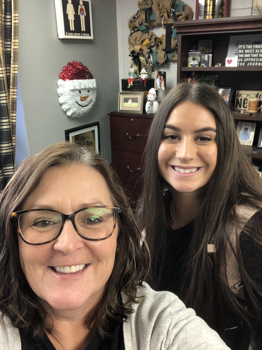 Knights_FHS's tweet photo. Happy Birthday Emma! #TheKnightWay https://t.co/gBMvMIVAQU