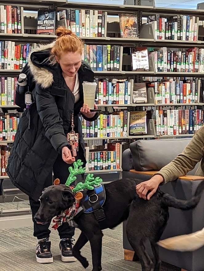 macphaidin_lib's tweet image. Thank you to all who participated in our
#5DaysOfFinals events - including our movie trivia
winner Jack Whelan! Swipe to see pics from
Wednesday&apos;s #PetTherapy with Henry and Lola.

Have a great winter break!

#MacphaidinLibrary #StonehillLibrary
#EndOfTheSemester #FinalsAreOver
