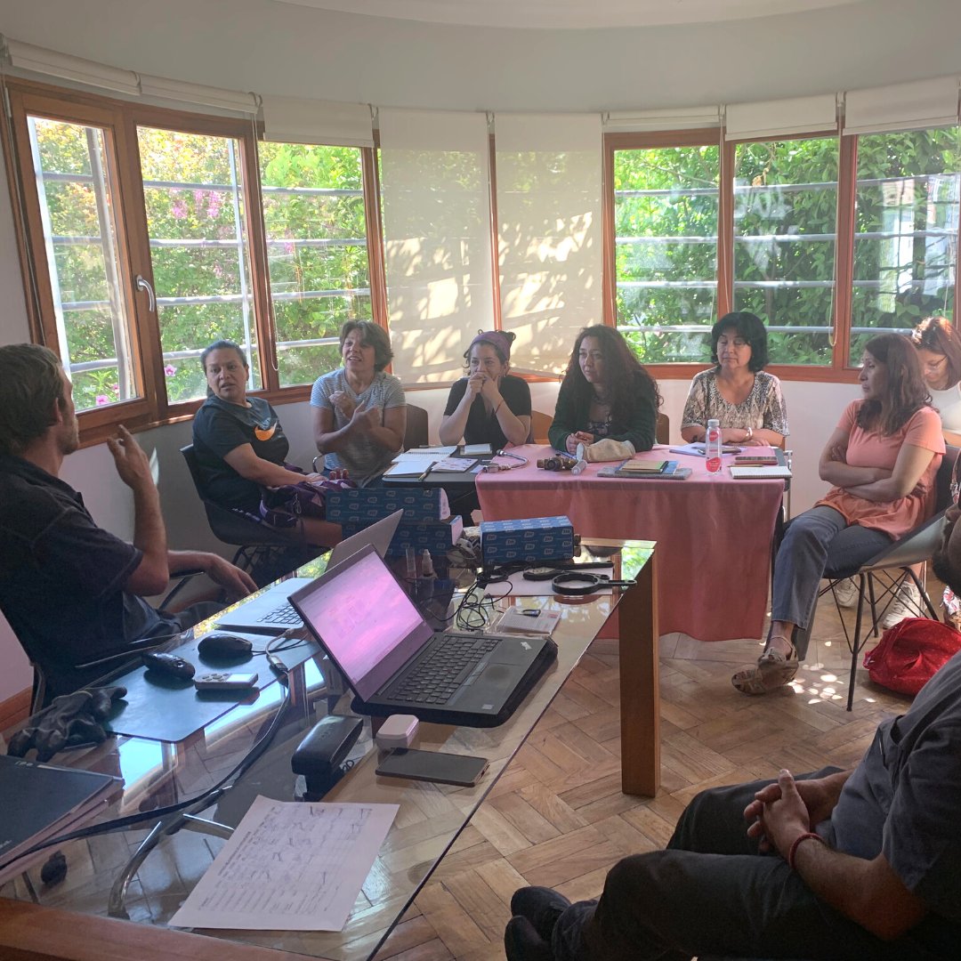 RedMaestra's tweet photo. Ya comenzamos nuestro #curso de instalaciones sanitarias! Gracias a la alianza con Vinilit by Aliaxis y H2O Sostenible, 10 mujeres #gásfiter han estado aprendiendo sobre griferías de alto tráfico. Están muy contentas y las animamos a seguir con ese entusiamo! https://t.co/Od20xjGG9I