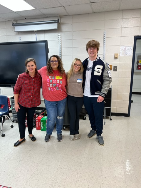 WJMSGaKnights's tweet photo. Thank you to our PTO for providing us with a wonderful holiday luncheon for faculty and staff today. We enjoyed this delicious treat and look forward to it each year. Thank you to all who contributed to this special holiday gift. #PTORocks https://t.co/hb31QGOWQ6