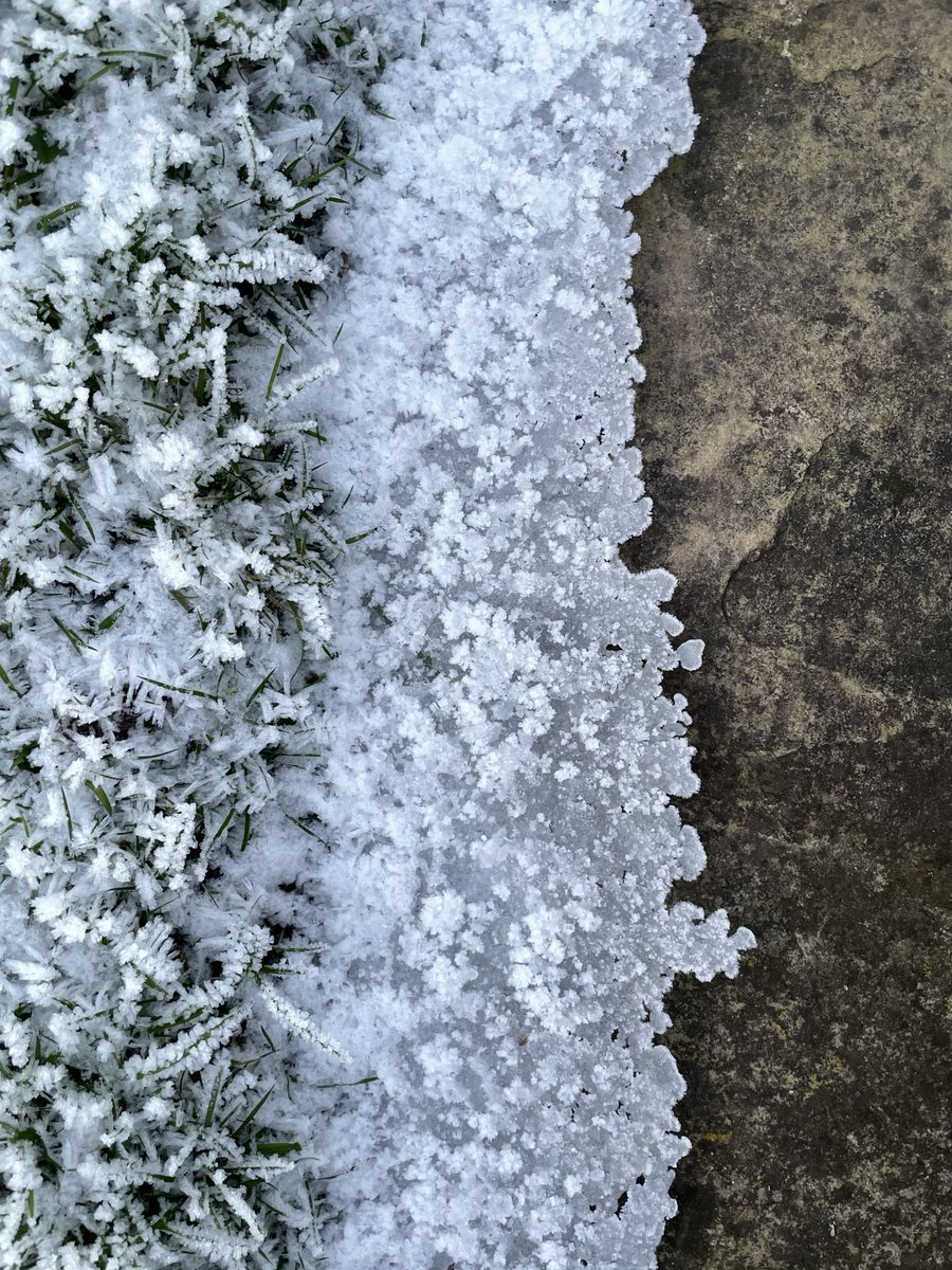 Helenus_'s tweet image. Thursday #veryveryfrozen #icepatterns #Cheshire