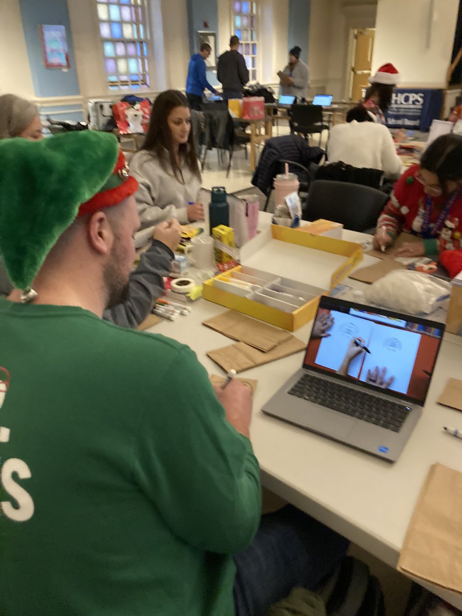 Elizabeth Kirk tweet media