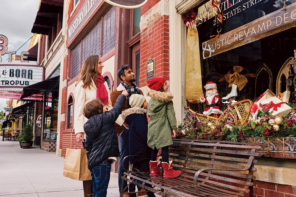 OhioMagazine's tweet photo. Make memories while you #ShopLocalOhio! 🎁 From Medina to Marietta, our Main Street Shopping Guide covers 25 small Ohio towns with great businesses and kind people. https://t.co/HTJxsGBrgj https://t.co/nyNF403cV2