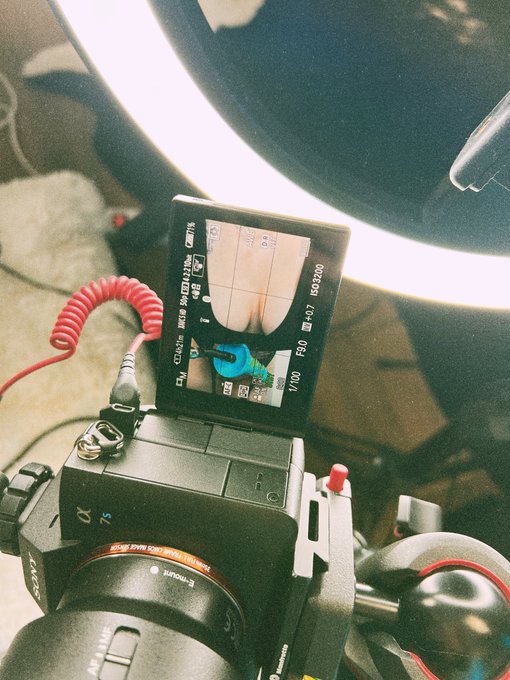 I may took a new gorgeous fuck machine video today ? https://t.co/JgFiGmU2xx
