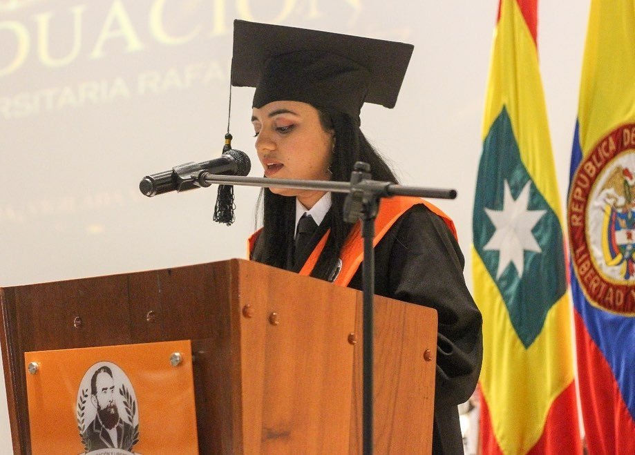 CURNHumanidades's tweet photo. Desde la CURN nos sentimos orgullosos al ver a nuestros estudiantes culminar esta maravillosa etapa, desde ya les deseamos un camino lleno de éxitos en su caminar profesional.
#ParaQueTuDesarrolloContinúeSuMarcha #MueveTuMundo #UniNúñez #Grados2022 #EgresadoNuñista https://t.co/txej9xcgB2