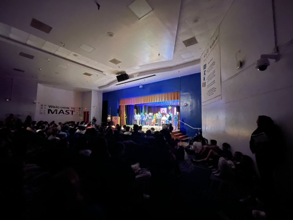 TheBeaconMAST's tweet photo. Earlier today, @MAST_Academy students showed off their talents in the performance of the Winter Showcase to fellow students. Parents and community members can see the dance and music tonight at 6 p.m. in the auditorium. #Arts #Miami https://t.co/UD5t6bBMEC
