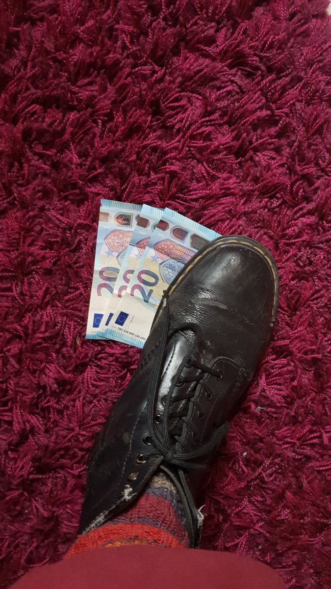 Karina_x_Marina's tweet photo. Ich liebe Automatentreffen.. aber ich will mehr😍🐷💸
Willst auch du mir auf Knien dein Geld überreichen, Kriechtier? 

 #zahlschwein #zahlsklave #geldherrin #kontofick #findom #goddess #göttin #abdrücken #geldgöttin #findompromo
@slavekane @RTFindomGerman https://t.co/L6xEa9DFTI