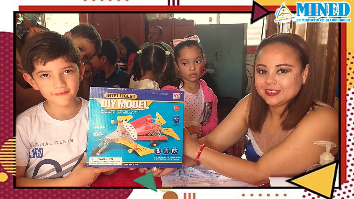 de_jinotega's tweet photo. Estudiantes de Educación Inicial, Educación Primaria y Especial reciben su juguete gracias Dios y al esfuerzo de nuestro buen Gobierno Nacional.
#DiciembreAlegriasFamiliares https://t.co/cgWhVHIDQO